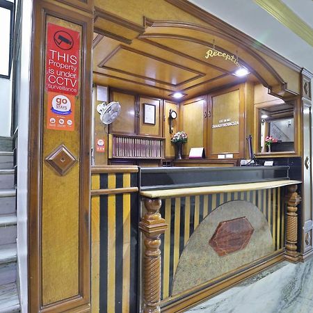 Hotel Midtown Surat Esterno foto