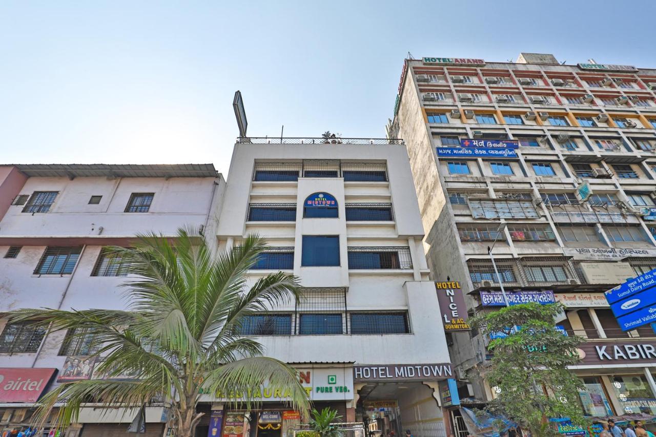 Hotel Midtown Surat Esterno foto
